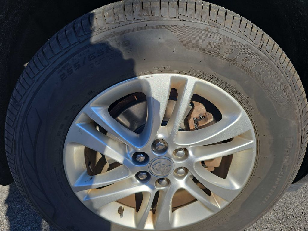 2020 Buick Enclave Essence photo 3