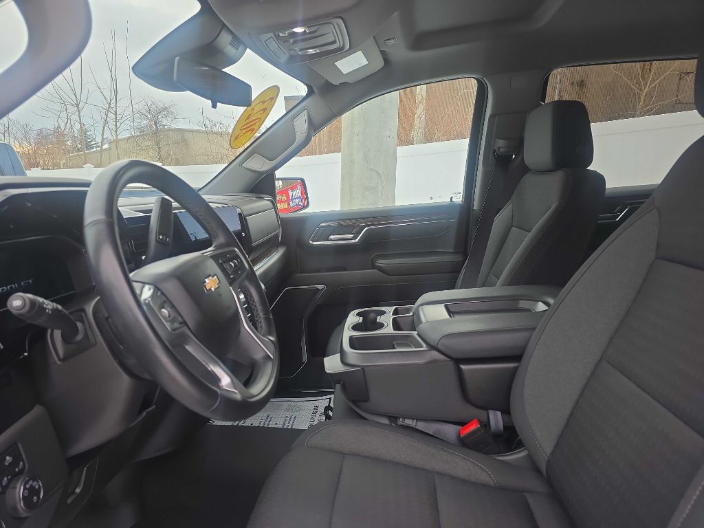 2023 Chevrolet Silverado 1500 LT - Photo 12