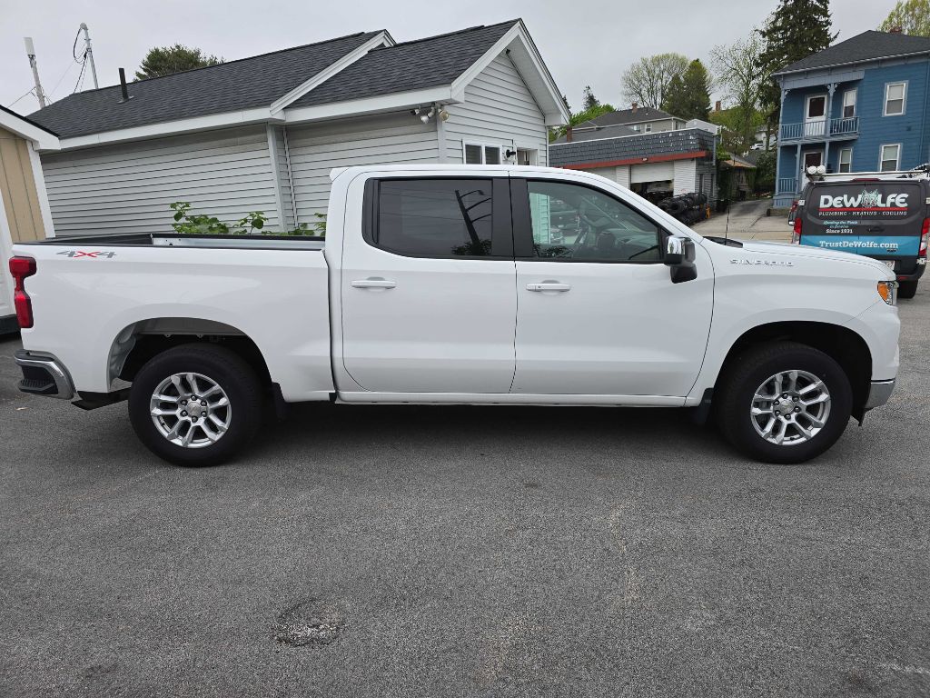 2024 Chevrolet Silverado 1500 LT - Photo 3