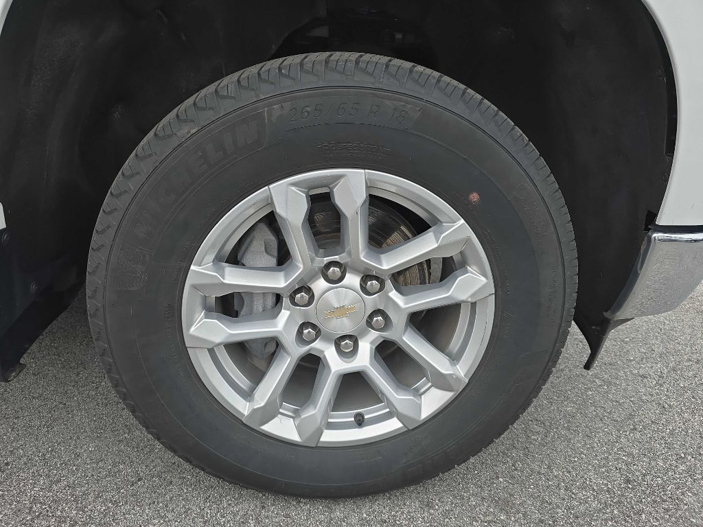 2024 Chevrolet Silverado 1500 LT - Photo 4