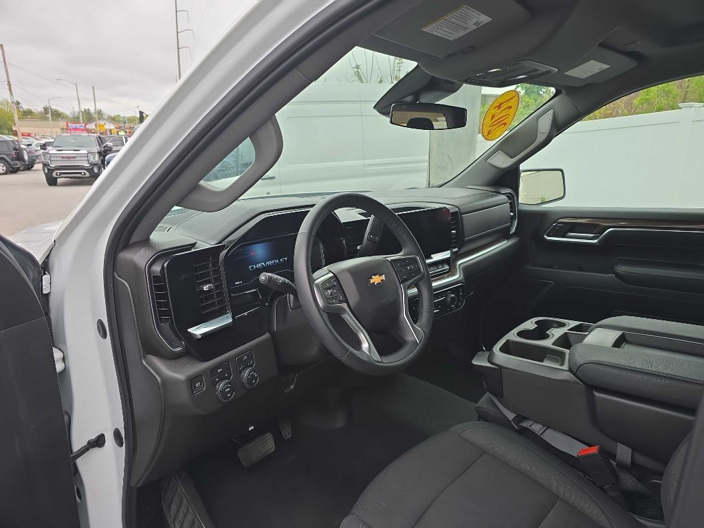 2024 Chevrolet Silverado 1500 LT - Photo 13