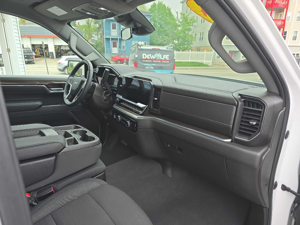 2024 Chevrolet Silverado 1500 LT - Photo 14