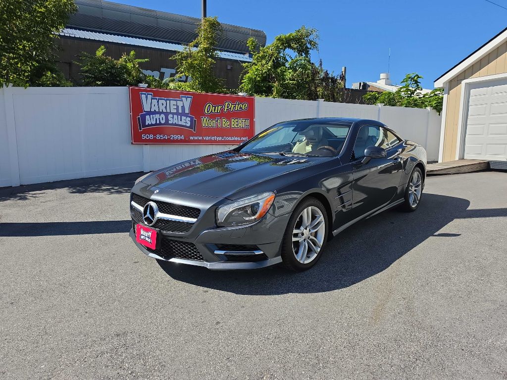 Photo 12 of this Mercedes-Benz SL 550