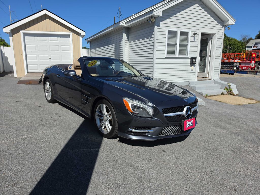 Photo 15 of this Mercedes-Benz SL 550