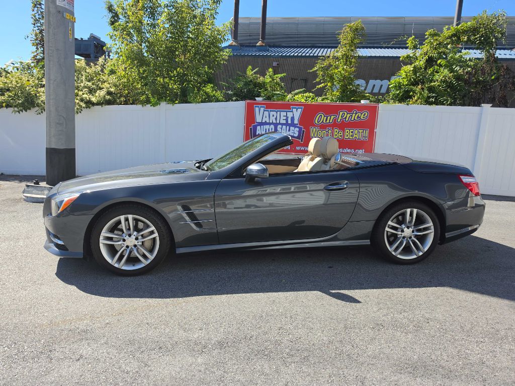 Photo 20 of this Mercedes-Benz SL 550