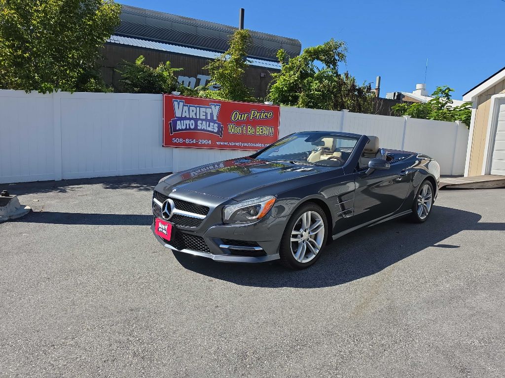 Photo 21 of this Mercedes-Benz SL 550