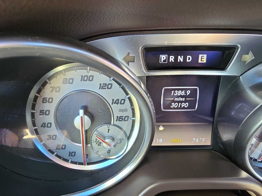 Photo 25 of this Mercedes-Benz SL 550