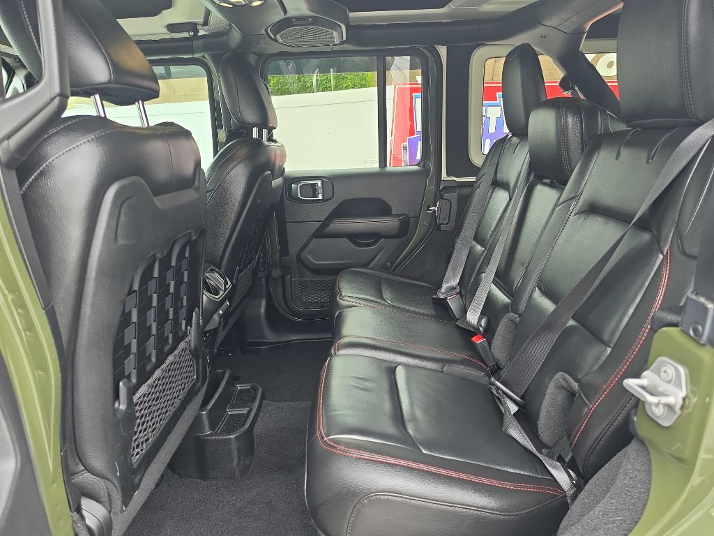 Jeep Wrangler photo 16