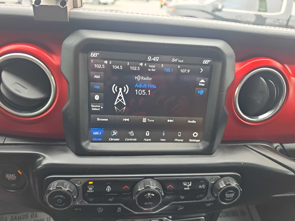 Jeep Wrangler photo 18