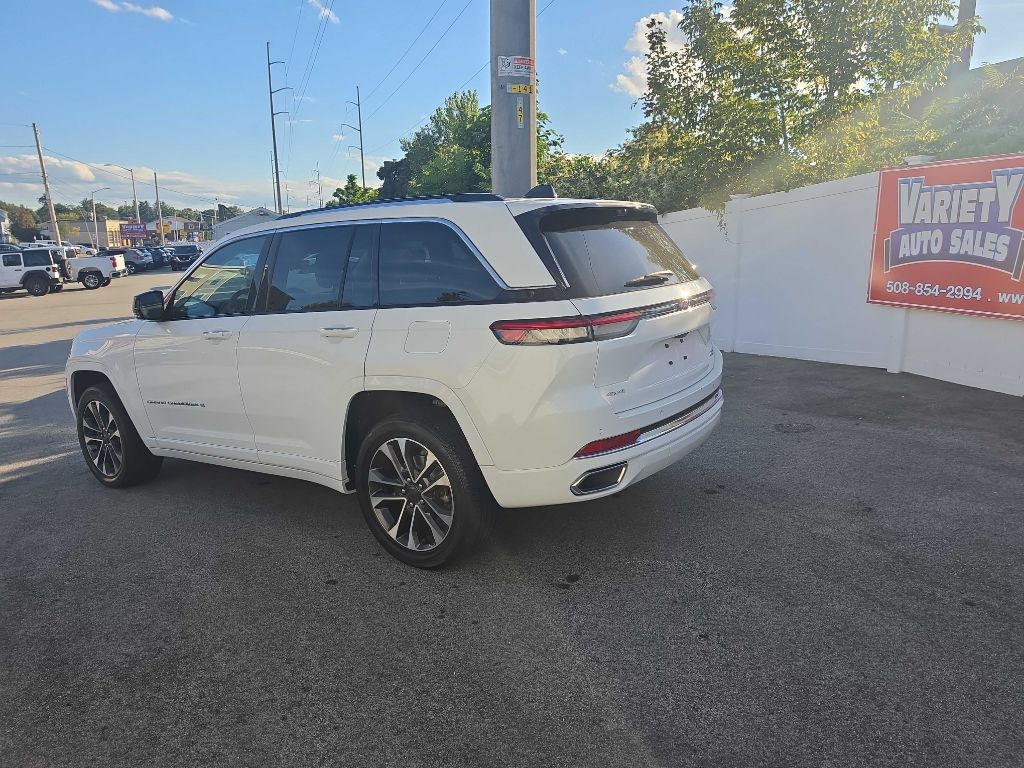 Jeep Grand Cherokee photo 11