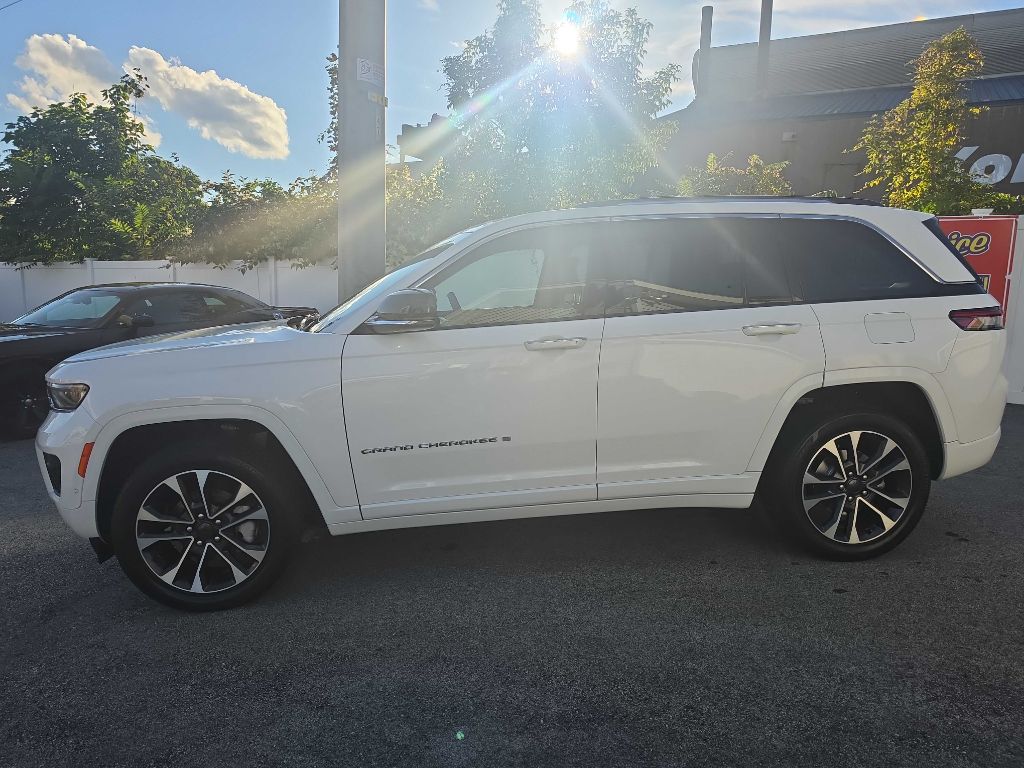 Jeep Grand Cherokee photo 12