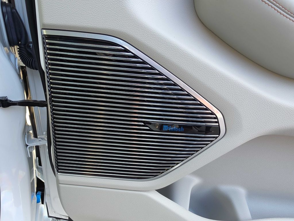Jeep Grand Cherokee photo 17