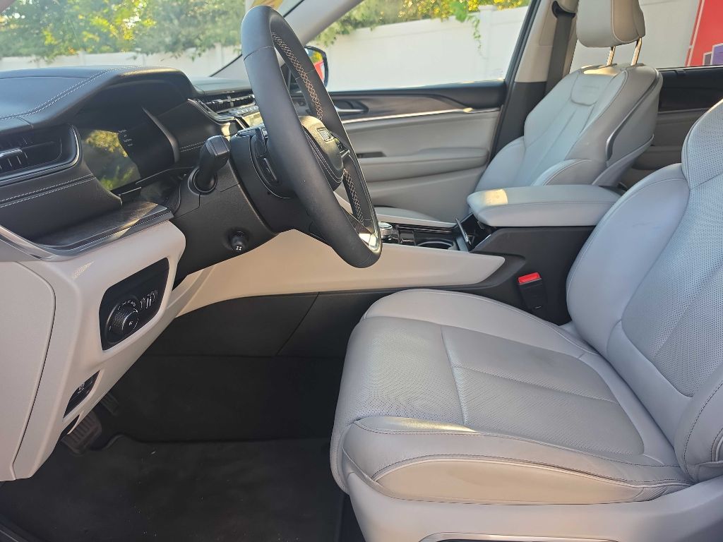 Jeep Grand Cherokee photo 20