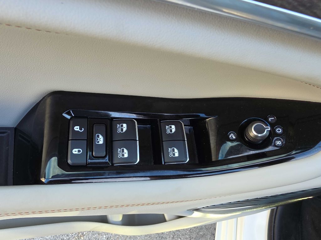 Jeep Grand Cherokee photo 22