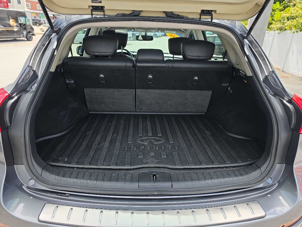Infiniti QX50 photo 8