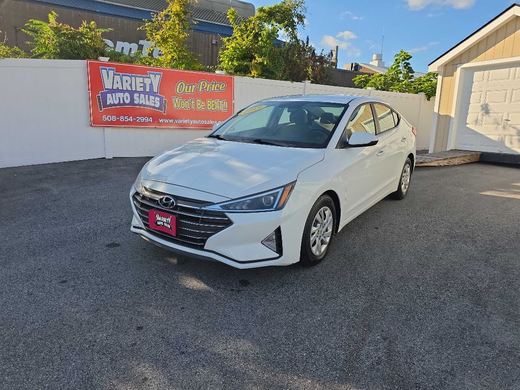 Hyundai Elantra photo 11