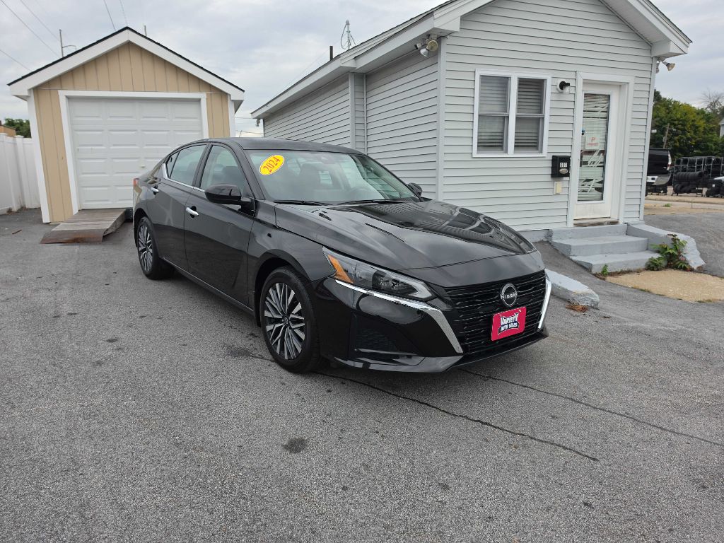 Photo 2 of this Nissan Altima