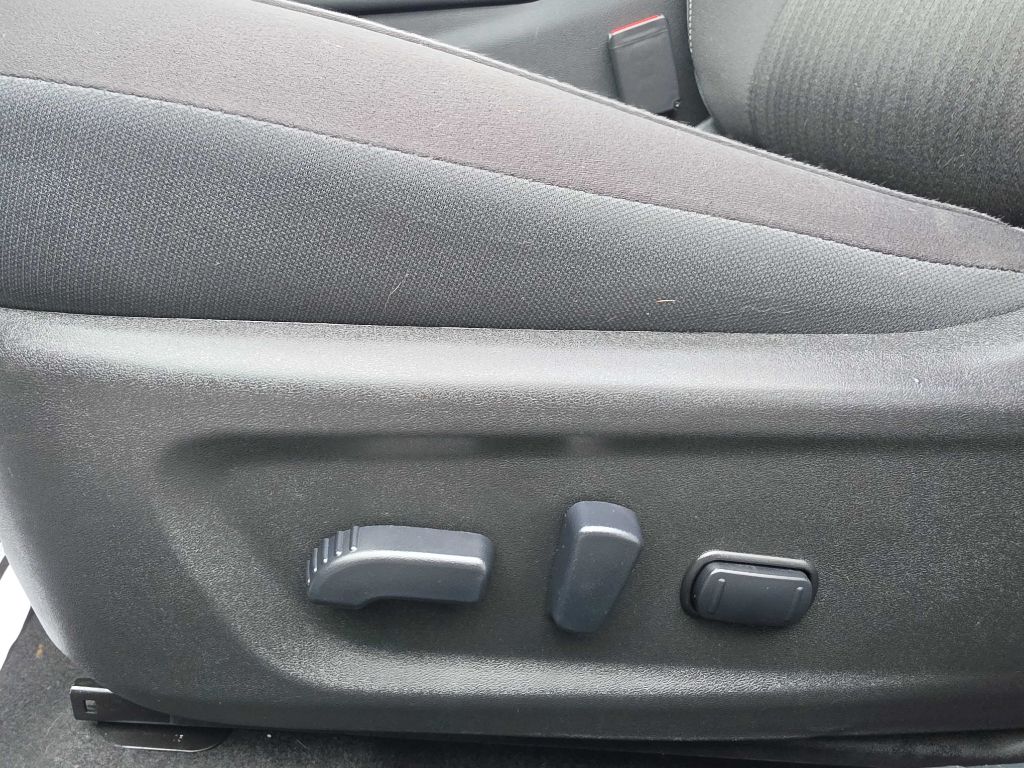 Photo 19 of this Nissan Altima