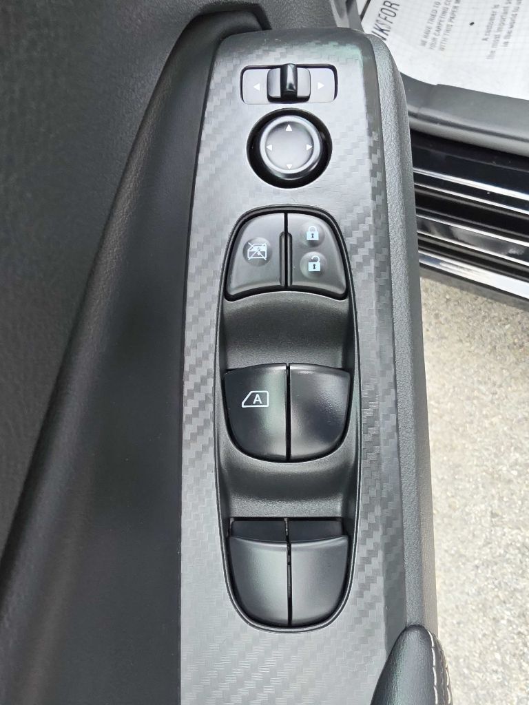 Photo 21 of this Nissan Altima