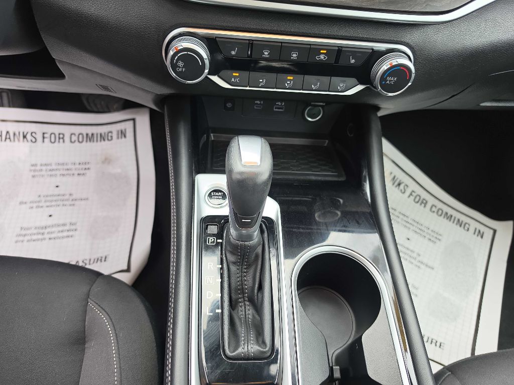 Photo 22 of this Nissan Altima