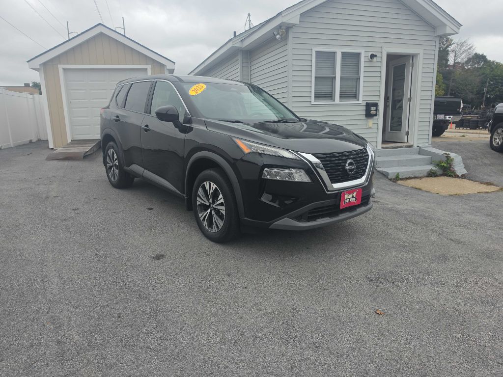 Photo 2 of this Nissan Rogue