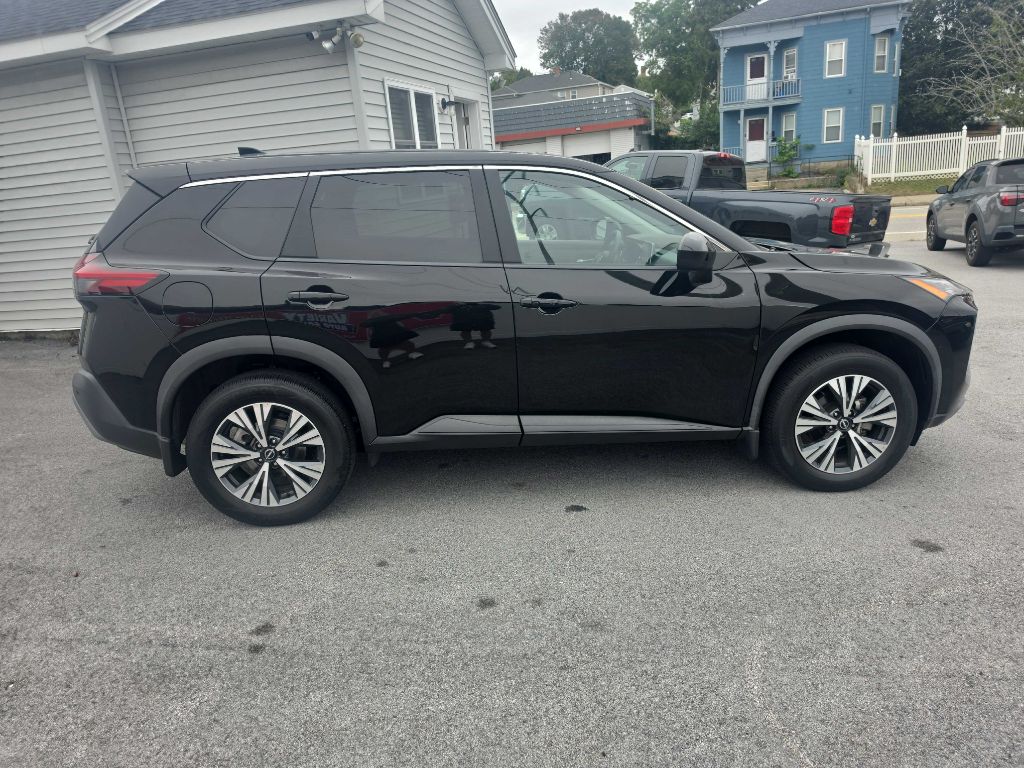 Photo 3 of this Nissan Rogue