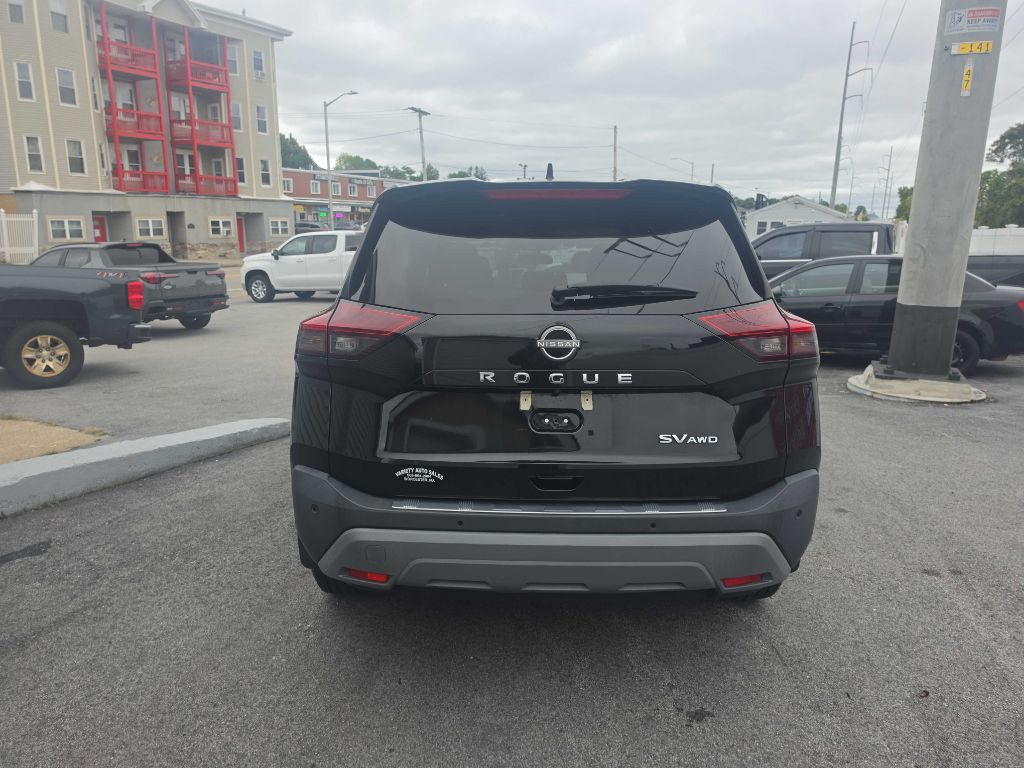 Photo 7 of this Nissan Rogue