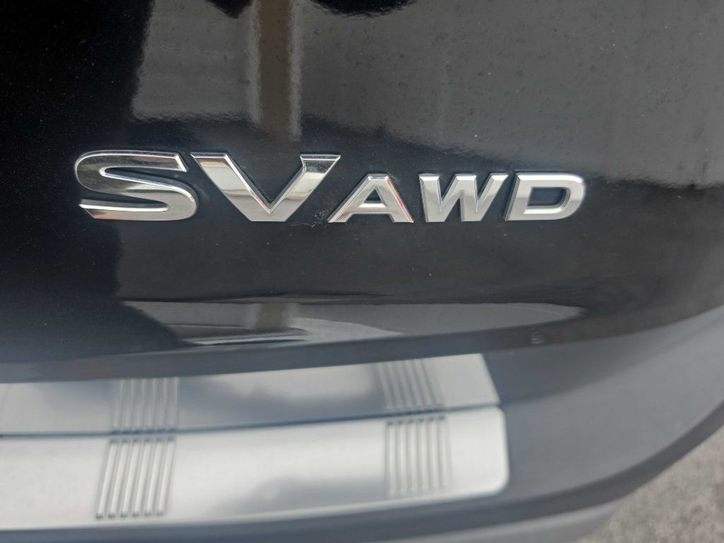Photo 9 of this Nissan Rogue