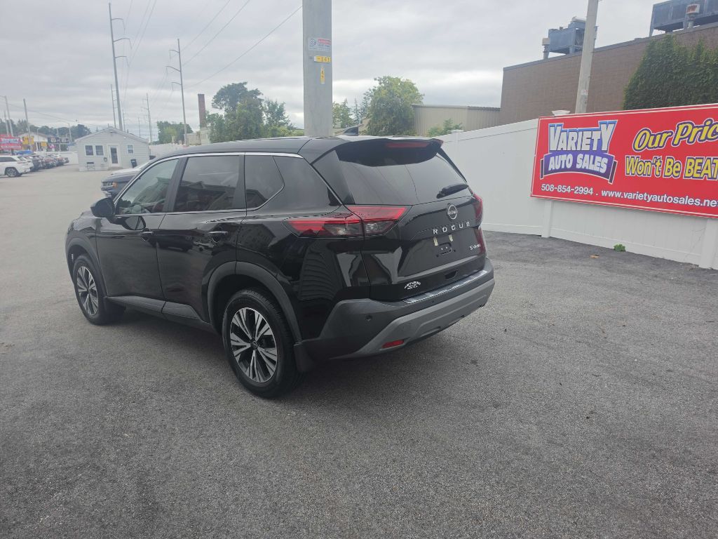 Photo 10 of this Nissan Rogue