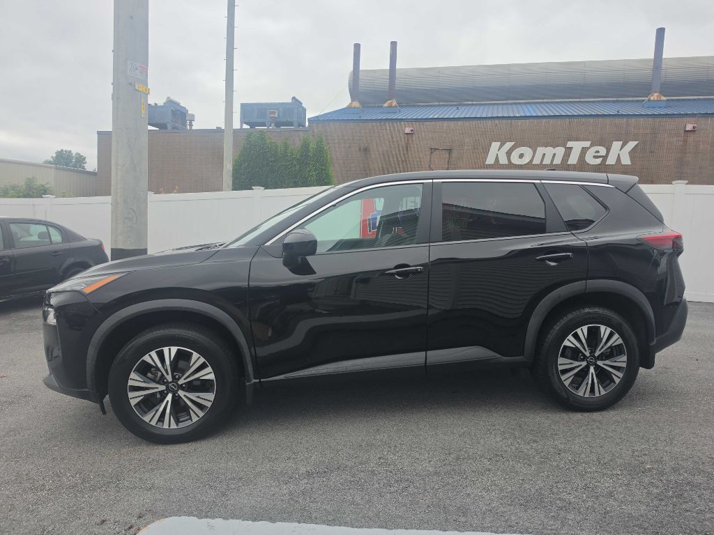 Photo 11 of this Nissan Rogue