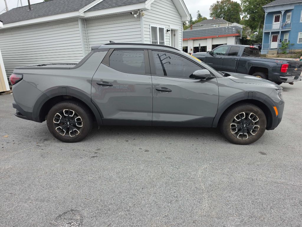 Photo 3 of this Hyundai Santa Cruz