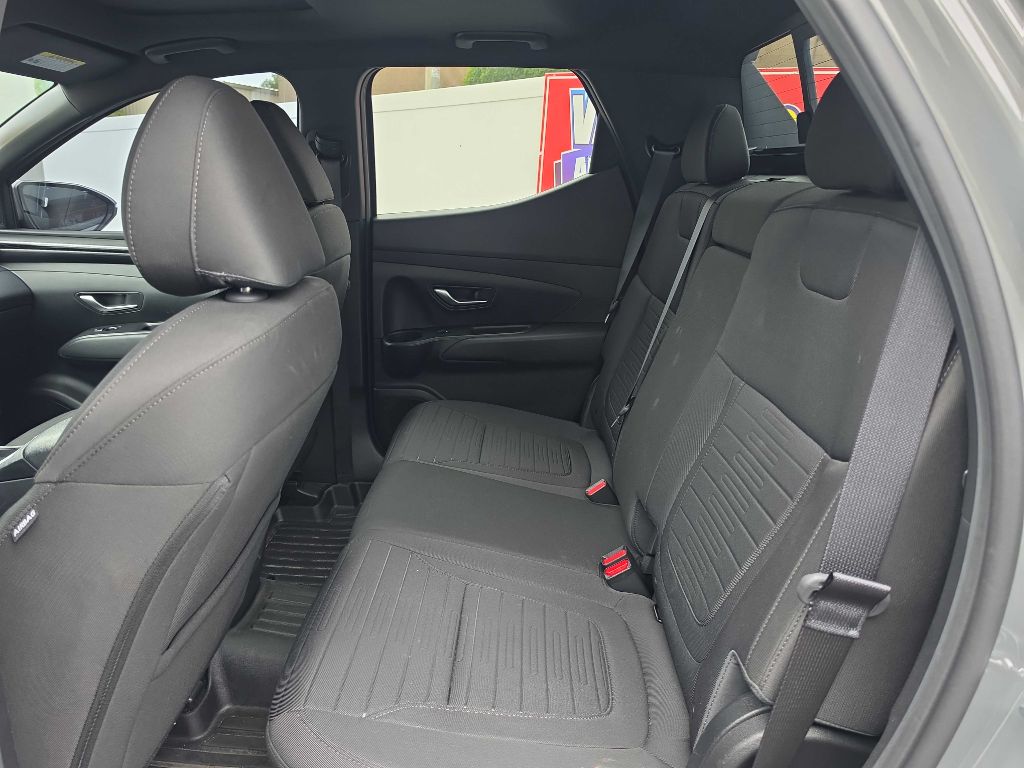 Photo 16 of this Hyundai Santa Cruz