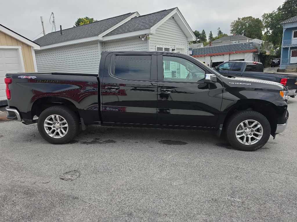 Chevrolet Silverado photo 3