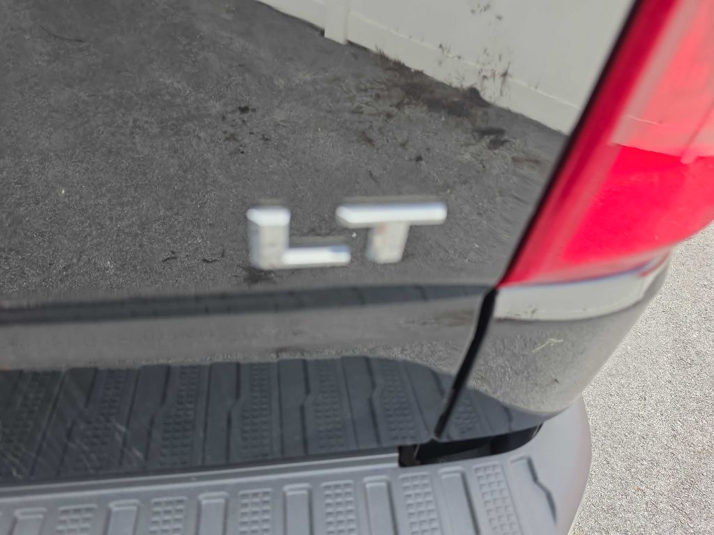 Chevrolet Silverado photo 9