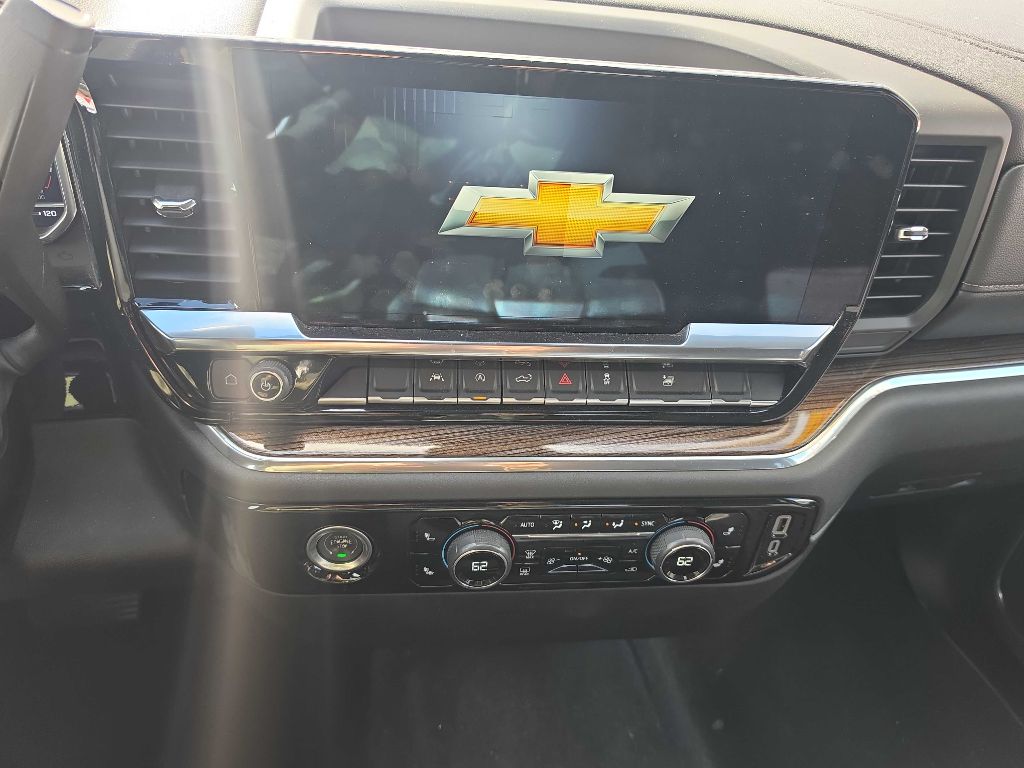 Chevrolet Silverado photo 19