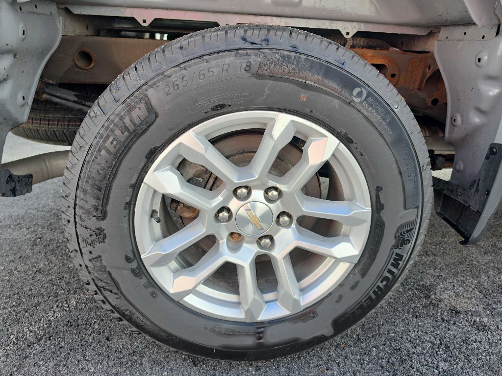 Photo 4 of this Chevrolet Silverado 1500