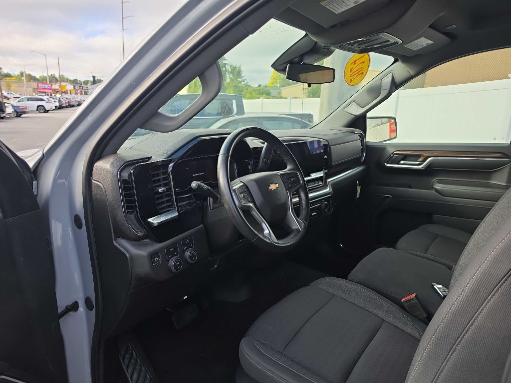 Photo 13 of this Chevrolet Silverado 1500