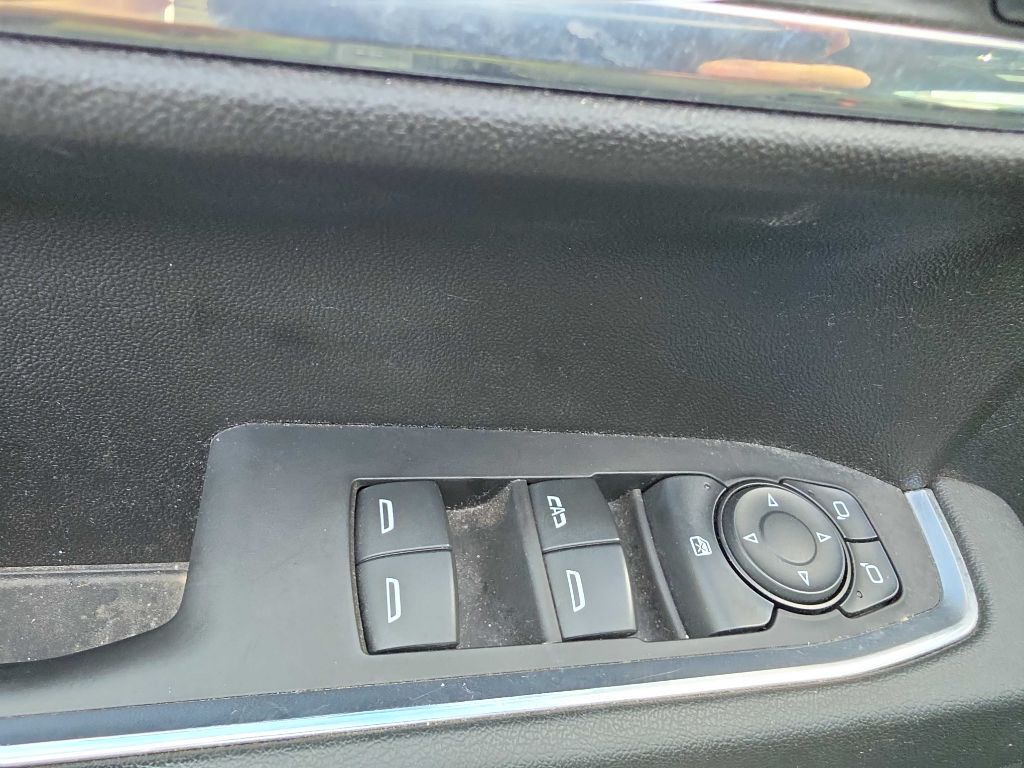 Photo 17 of this Chevrolet Silverado 1500