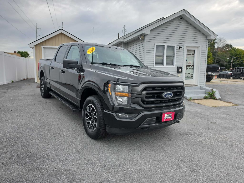 Photo 2 of this Ford F-150