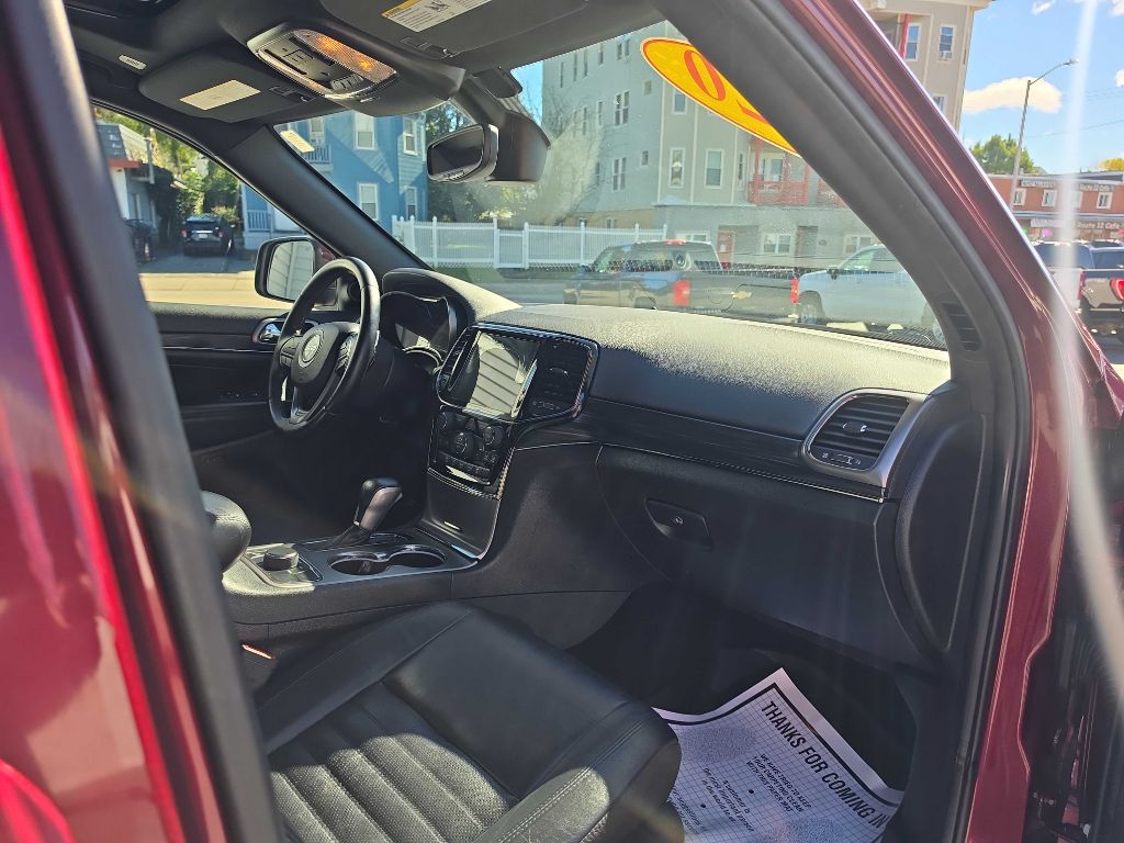 Photo 15 of this Jeep Grand Cherokee