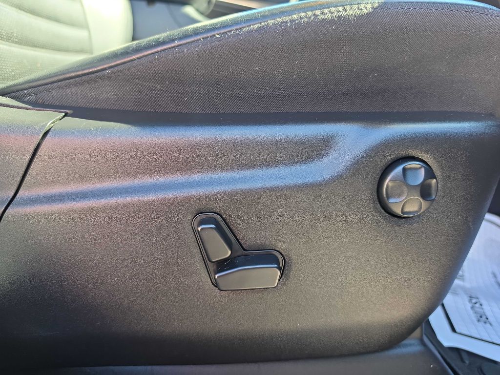 Photo 18 of this Jeep Grand Cherokee