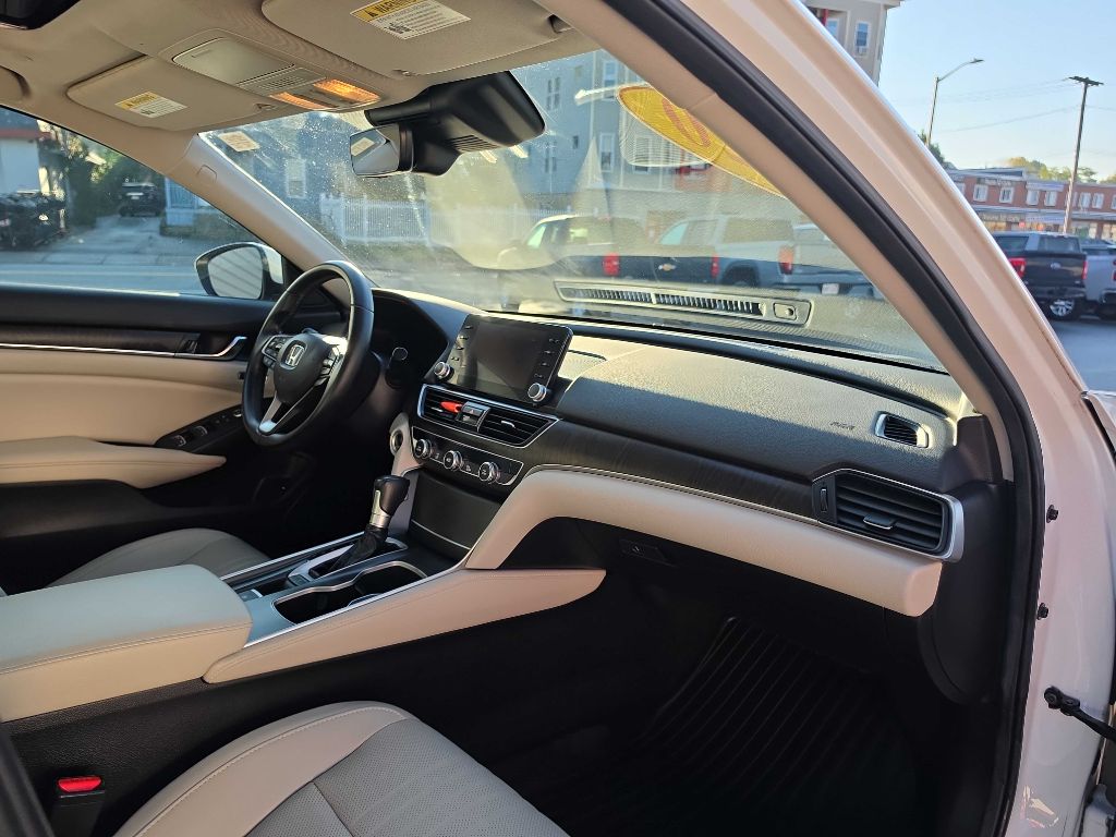 Photo 13 of this Honda Accord Sedan