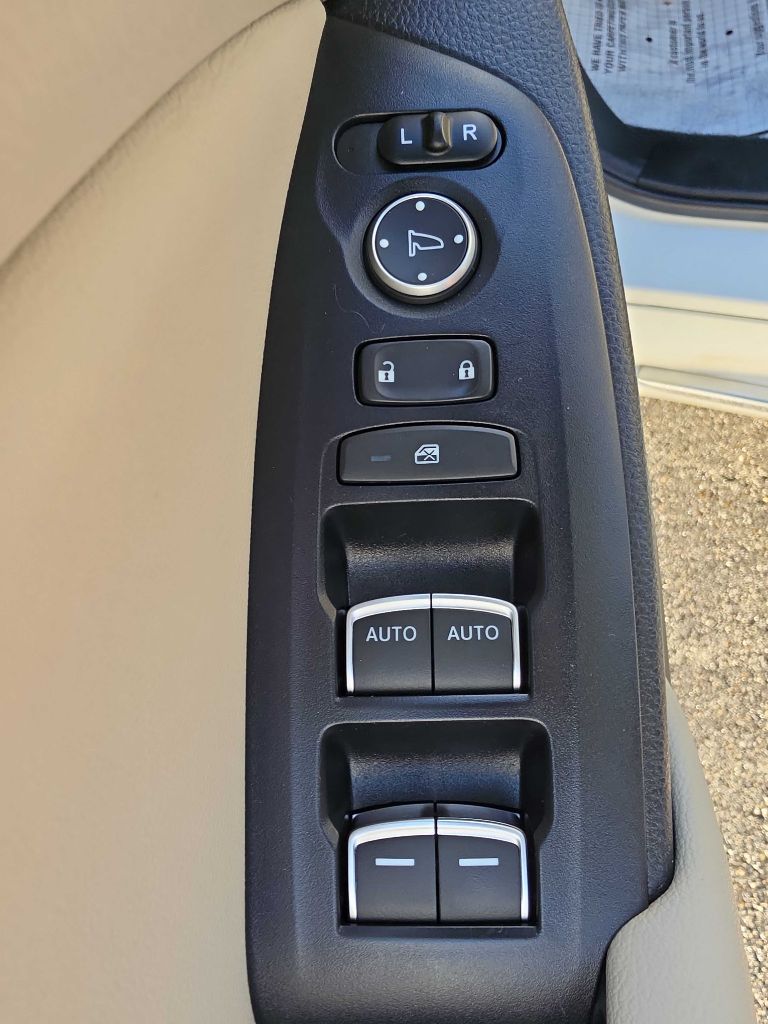 Photo 16 of this Honda Accord Sedan