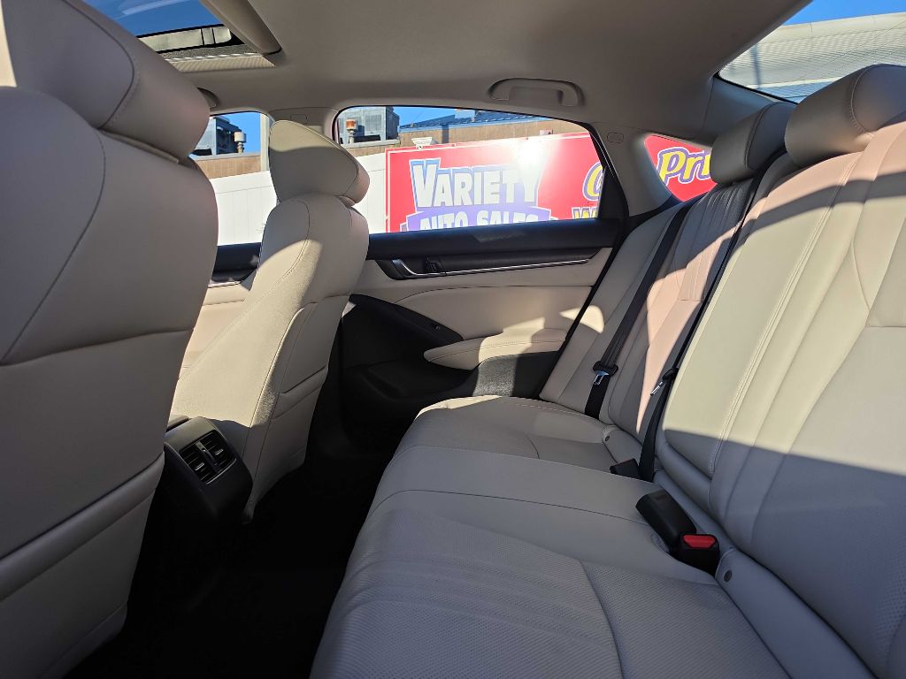 Photo 18 of this Honda Accord Sedan