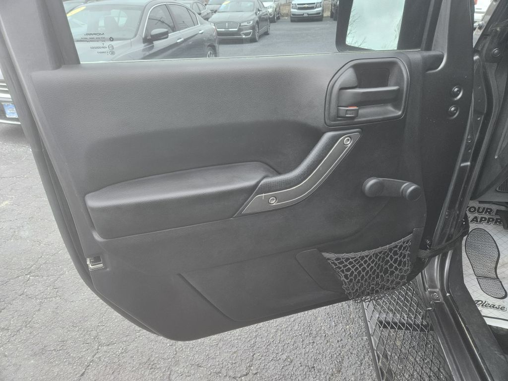 2016 Jeep Wrangler Unlimited Sport photo 21