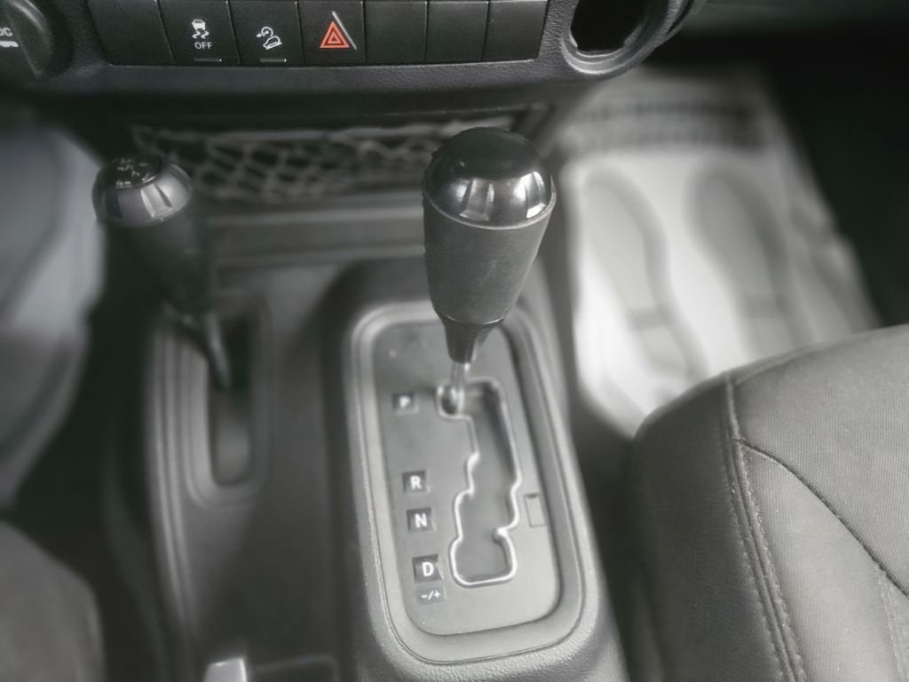 2016 Jeep Wrangler Unlimited Sport photo 29