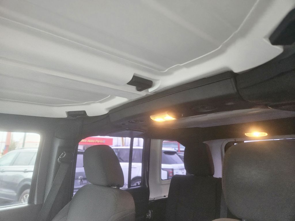 2016 Jeep Wrangler Unlimited Sport photo 30