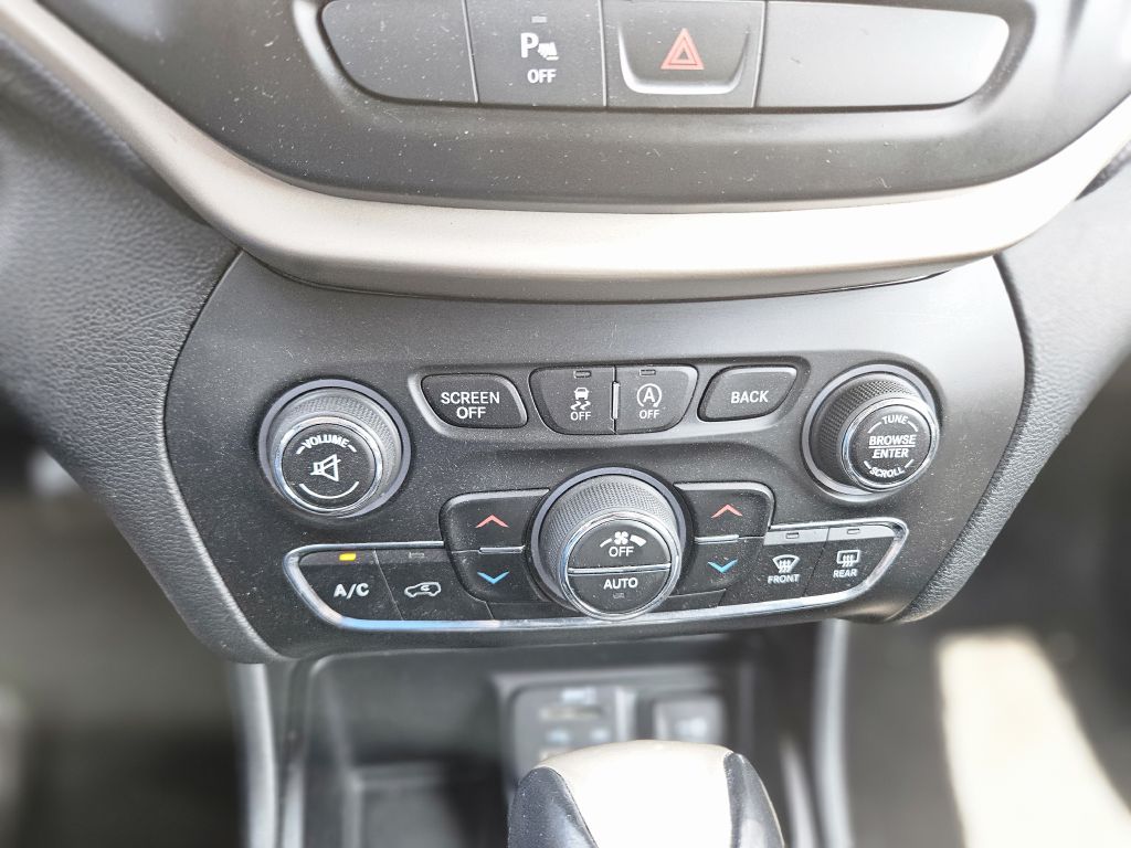 2015 Jeep Cherokee Limited photo 19