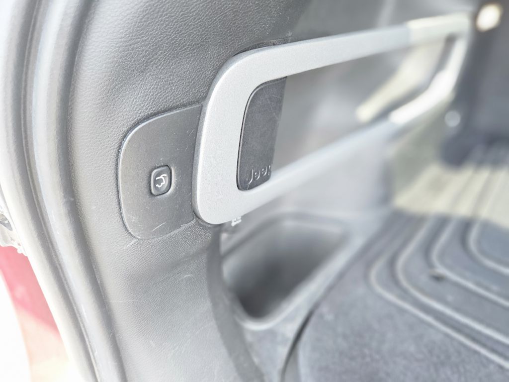 2015 Jeep Cherokee Limited photo 23