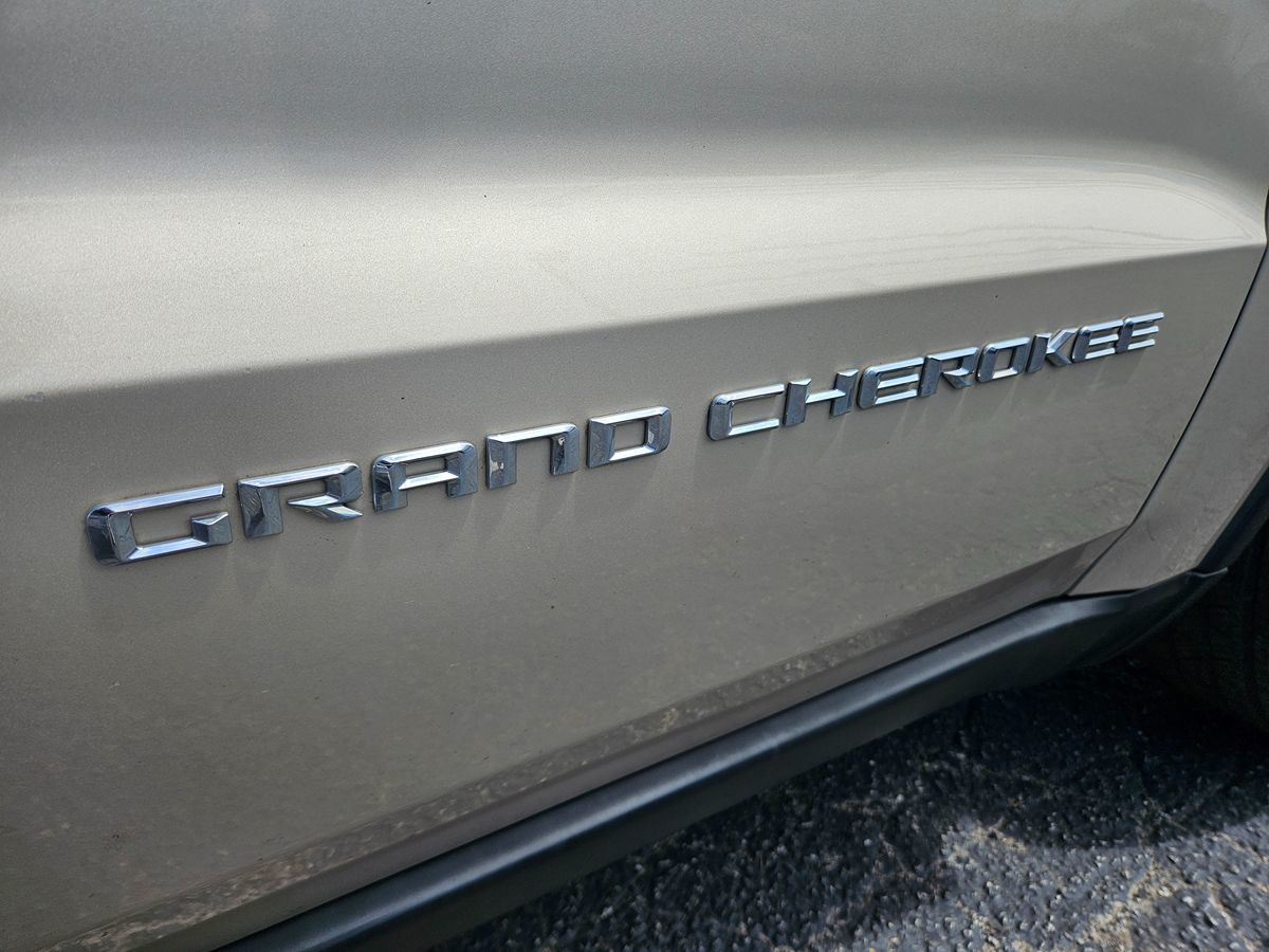 2014 Jeep Grand Cherokee Limited photo 9